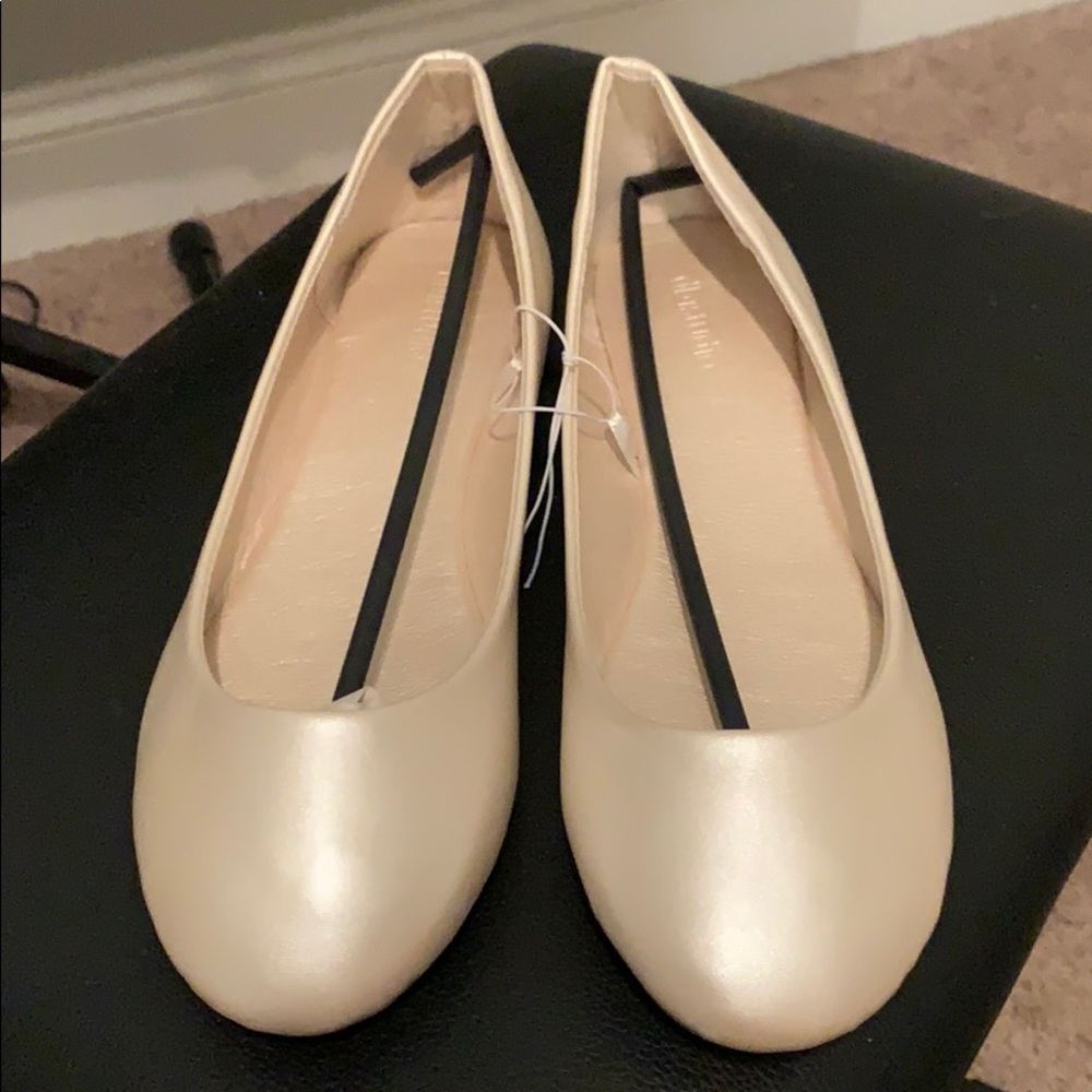 Bridal style flats from David’s bridal never worn
